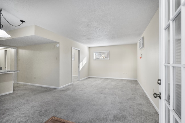 Building Photo - 901 Raguet St