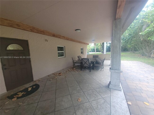 Foto del edificio - 15101 SW 27th St