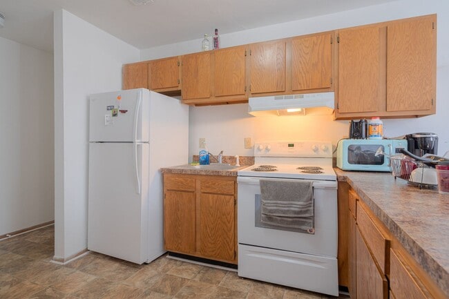 Interior Photo - 203-209 Tee St