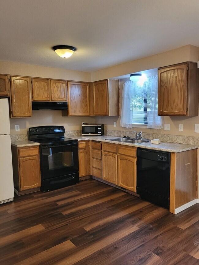 Foto del edificio - 1410 E Carter Ln