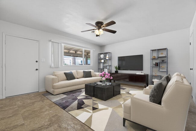 Foto del edificio - 7802 E Heatherbrae Ave