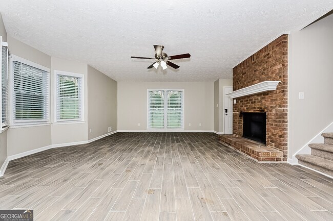 Foto del edificio - 295 Stoneridge Way