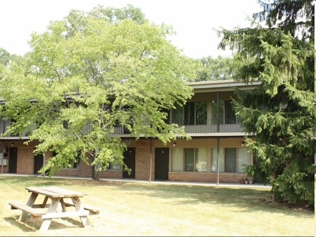 Okemos Village Apartments Exterior - Okemos Village Apartments