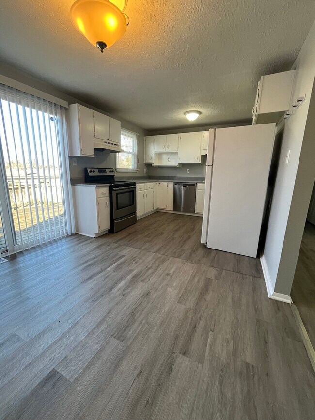 Building Photo - 9260 Beech Tree Ct