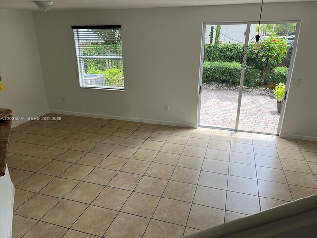 Building Photo - 2555 SW 147 Path