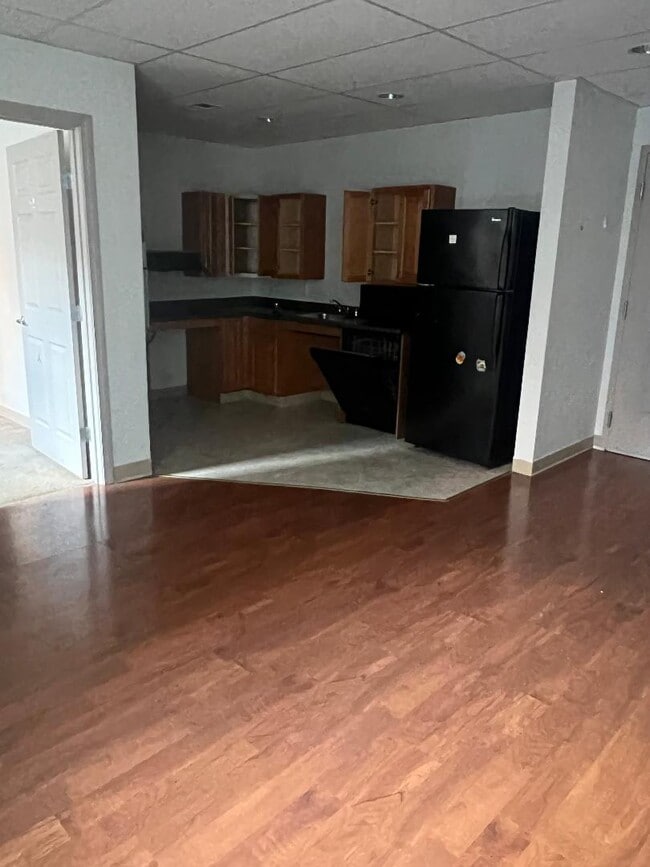 Building Photo - 11 Lawrence St