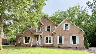 Building Photo - 487 Highland Dr