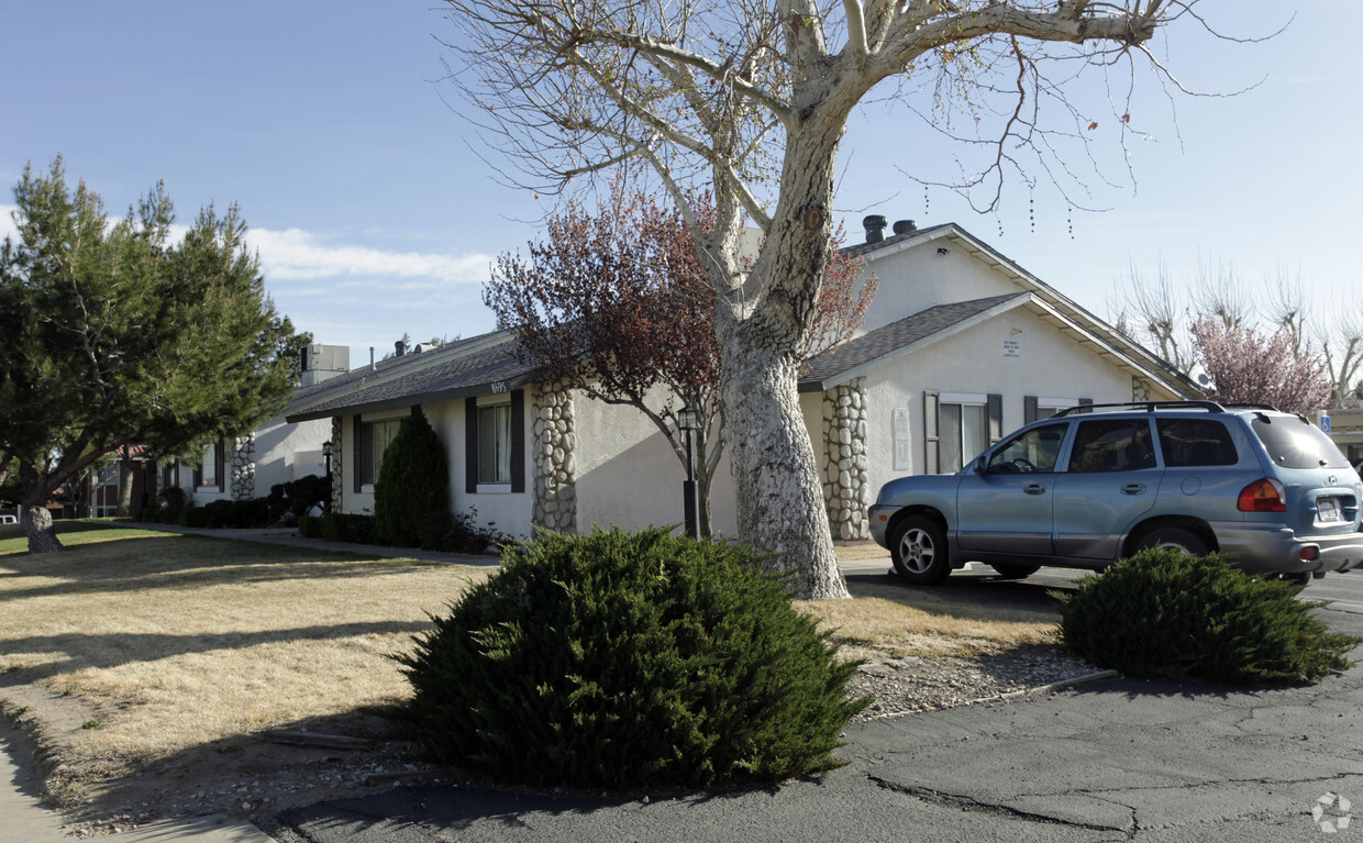 Foto principal - 8695 C Ave