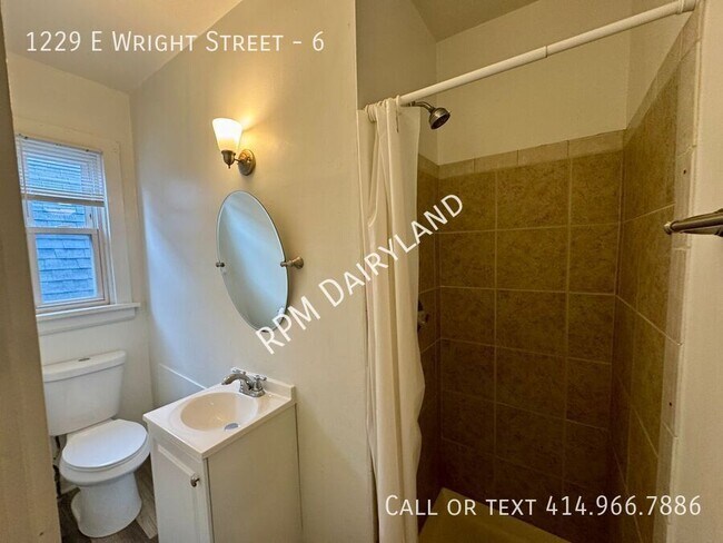 Foto del edificio - 1229 E Wright St