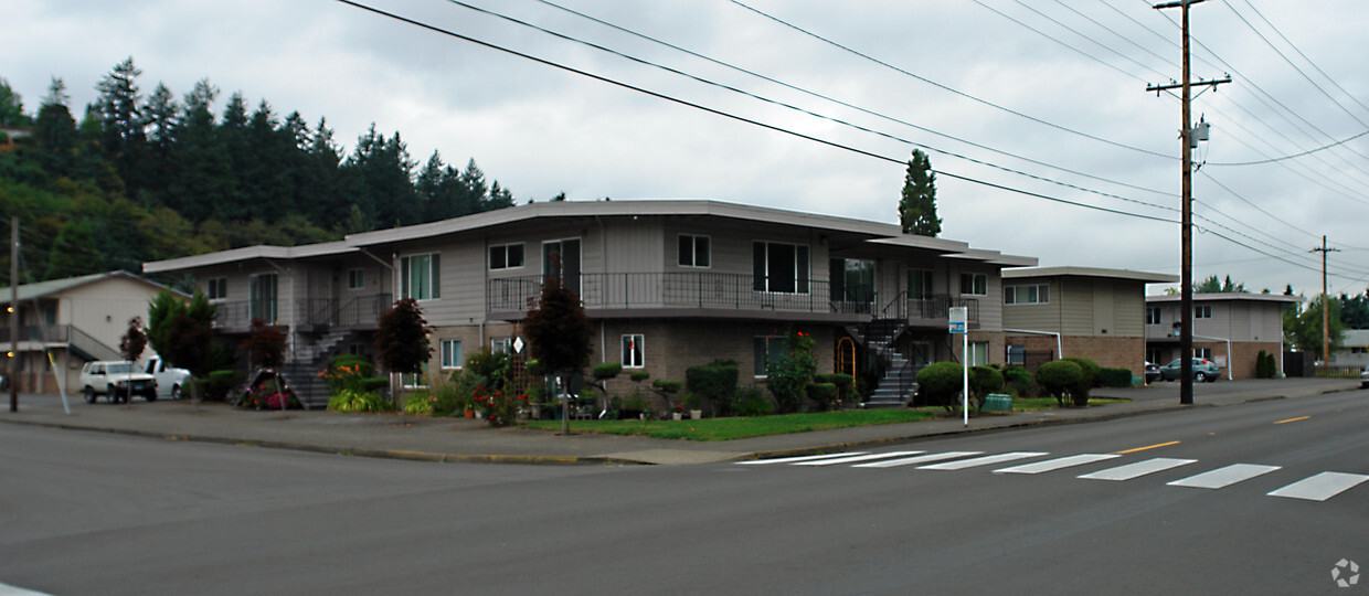 Primary Photo - Meadow Park Apartments