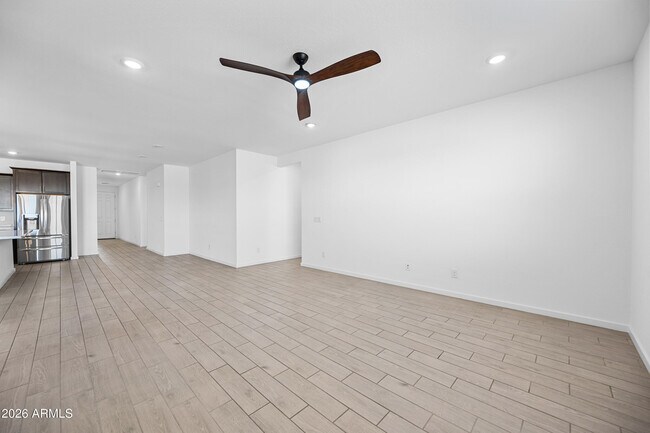 Foto del edificio - 16056 W El Cortez Pl