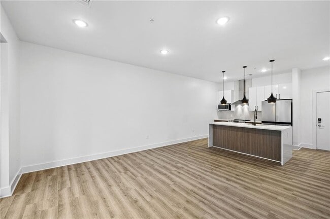 Foto del edificio - 112 Rogers St NE