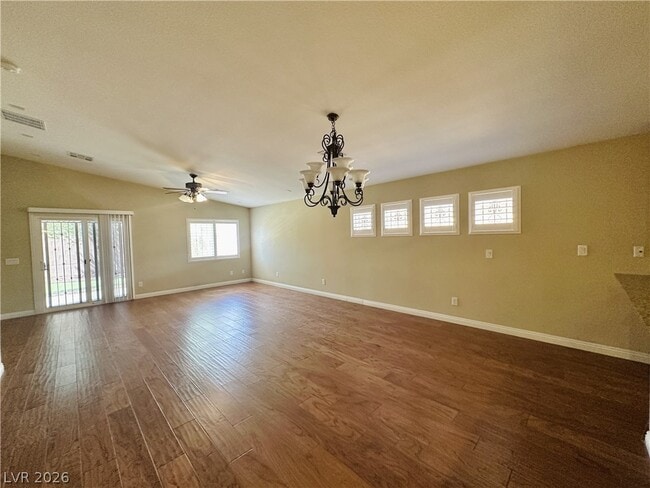 Foto del edificio - 4585 Grindle Point St