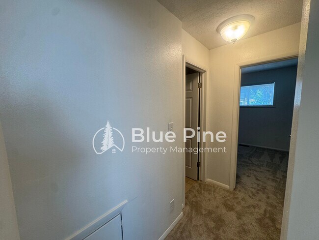 Foto del edificio - 301 E 18th St