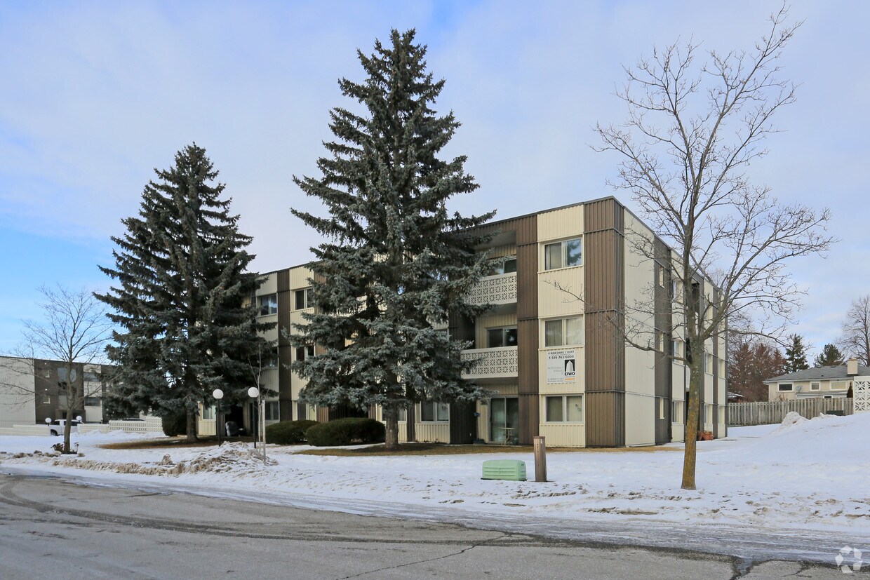 Primary Photo - 4 Birkshire Ct