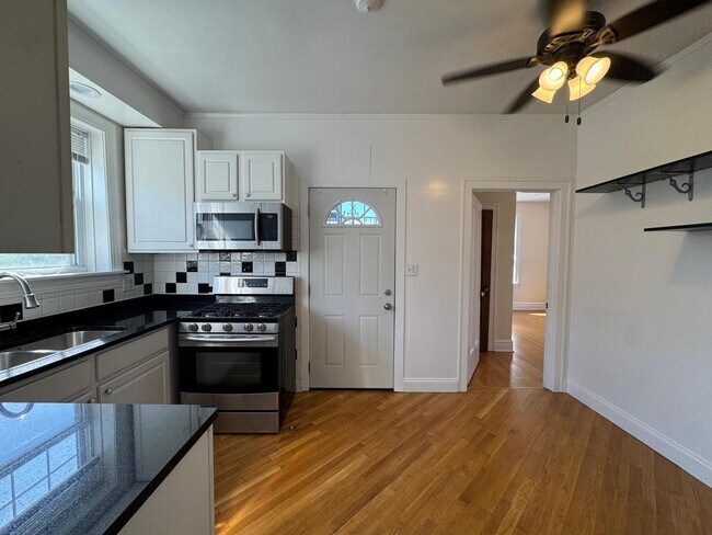 Foto del edificio - 4827 Elm St