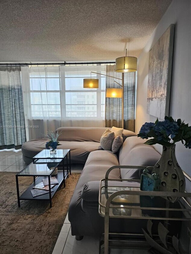 Foto principal - 251 174th St