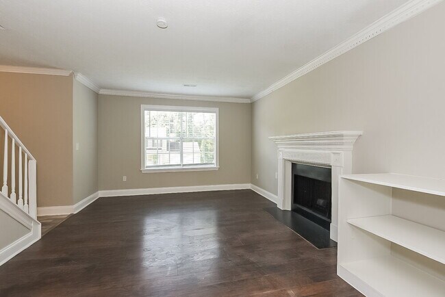 Building Photo - 885 Trace Cir NE