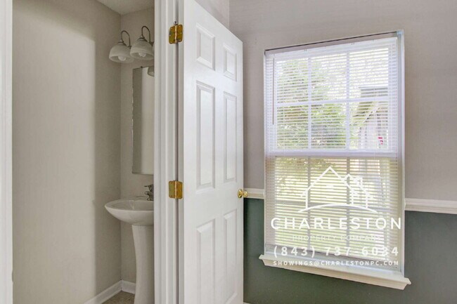 Foto del edificio - 222 Maypop Dr