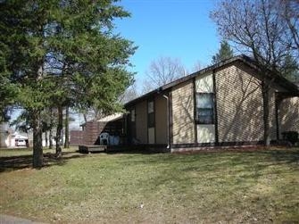 Building Photo - Oak Tree III