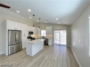 Foto del edificio - 8456 W Gilmore Ave