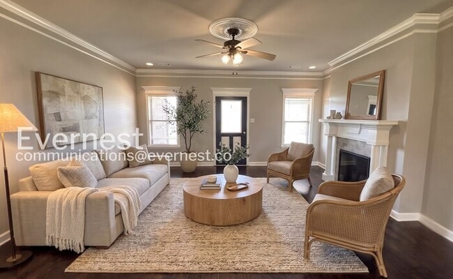 Foto del edificio - 4 Bed/3 Bath Home with Garage & Fenced Yard / Pet-Friendly / Available Now!