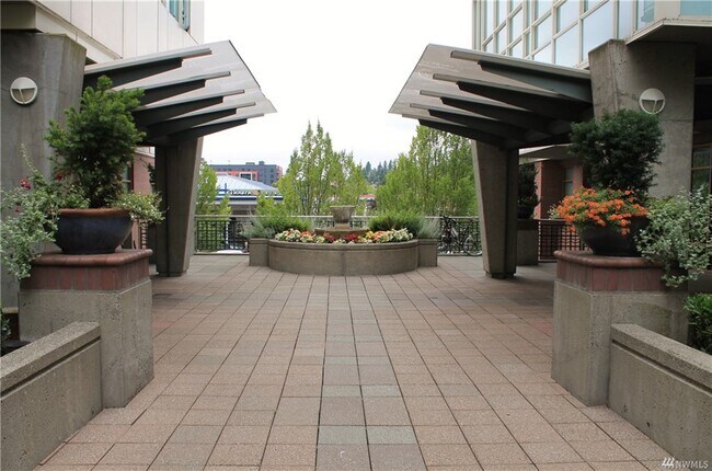 Foto del edificio - 1100 106th Ave NE