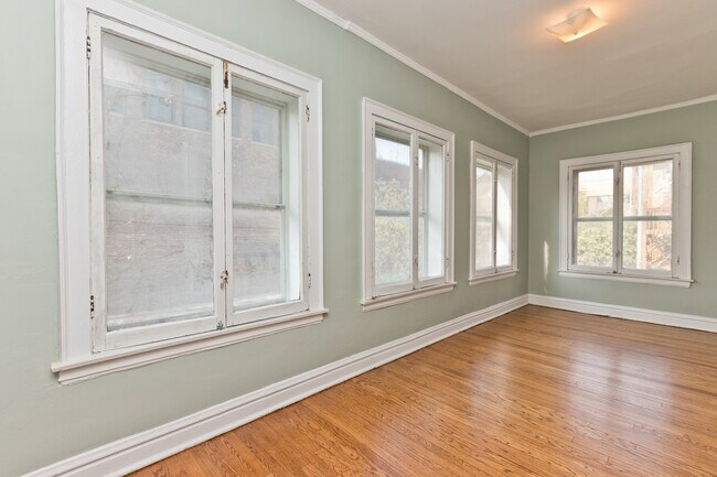 Foto del edificio - 1317 W Albion Ave