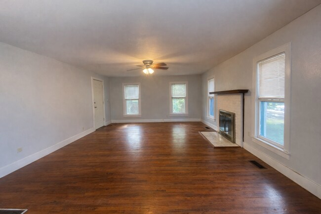 Foto del edificio - 832 S Bois D Arc Ave