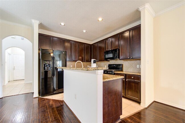 Building Photo - 20909 Sunrise Pine View Ln