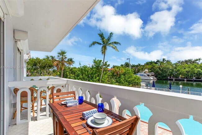 Foto del edificio - 100 Edgewater Dr