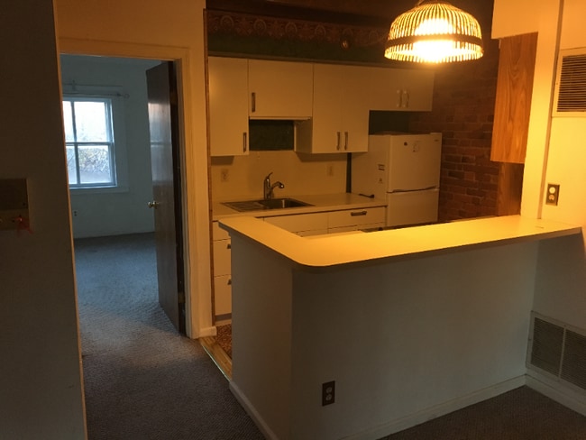 Building Photo - 34 Trumbull St