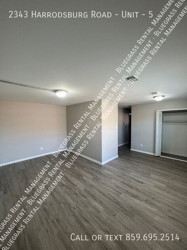 Building Photo - Beautiful, Spacious One Bedroom in an A Lo...