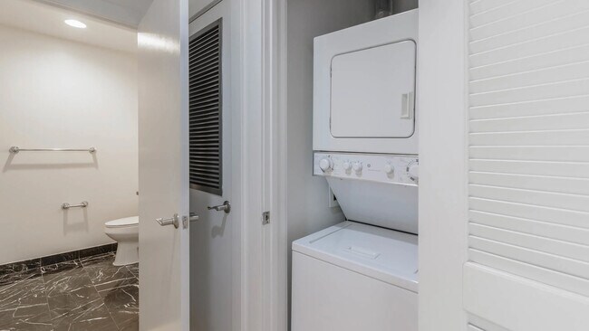 Foto del edificio - 425 Massachusetts Ave NW