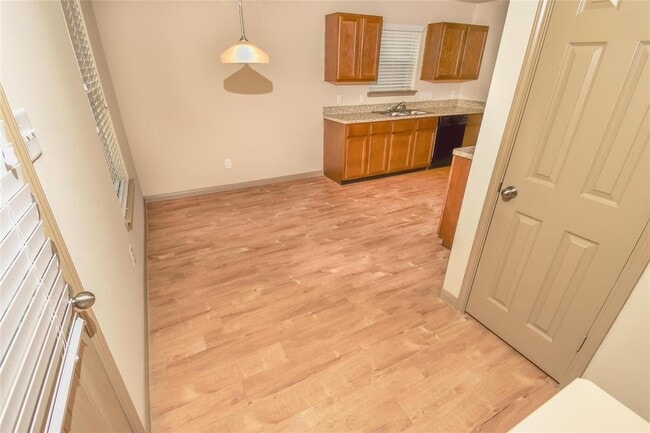 Building Photo - 2447 Peterborough Way
