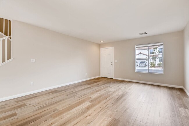 Foto del edificio - Beautiful 3 bedroom, 2.5 bath 2 story home!
