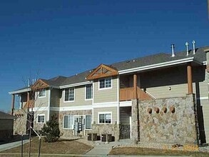 Building Photo - 1301 Lake Cir