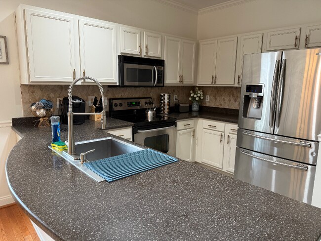 Foto del edificio - 324 Long Pointe Ln