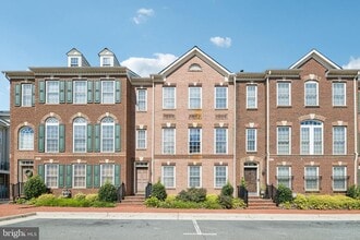 Building Photo - 7979 Vigne Ct