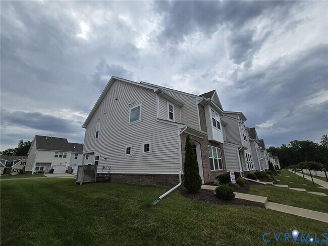 Foto del edificio - 7825 Old Guild Rd