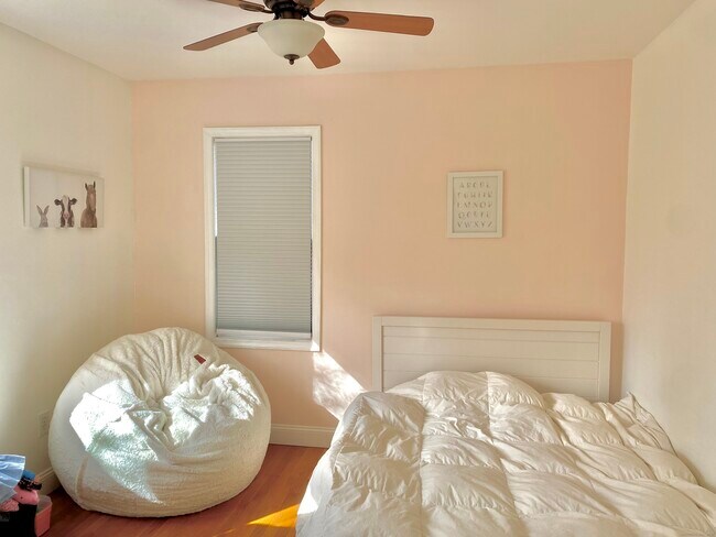 Foto del edificio - 37 Newfane Rd