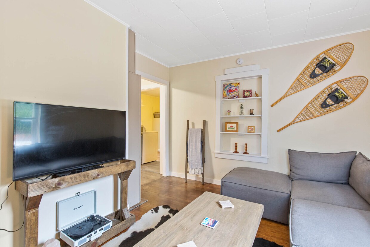 Foto principal - 505 N Grand Ave