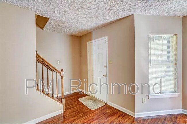 Building Photo - 1513 Kemper St