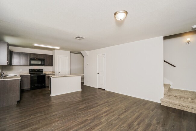 Foto del edificio - 9351 Evening Shade Ct