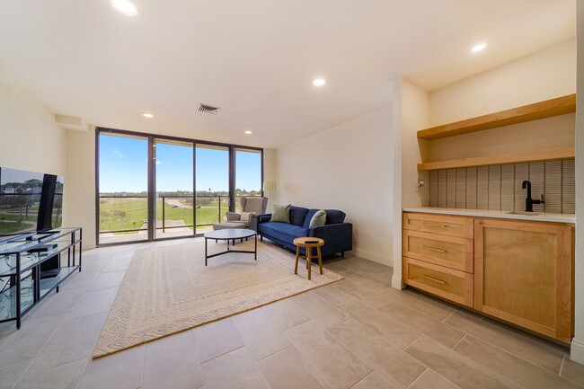 Spacious Living room - 1400 Ocean Dr