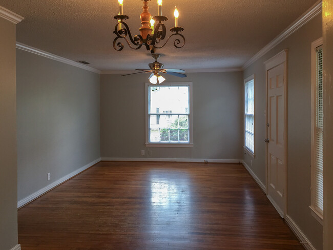 Living Room - 1205 S Donnybrook Ave