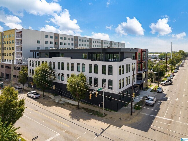 Building Photo - 1329 4th Ave N