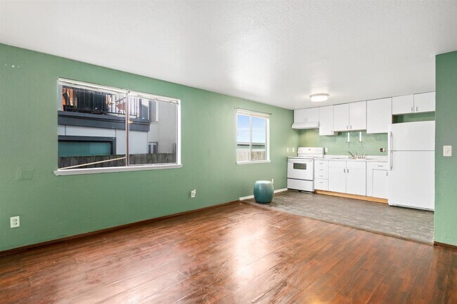 Building Photo - 4745 Delridge Way SW
