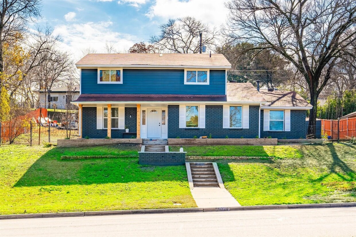 Foto principal - 1030 W Five Mile Pky