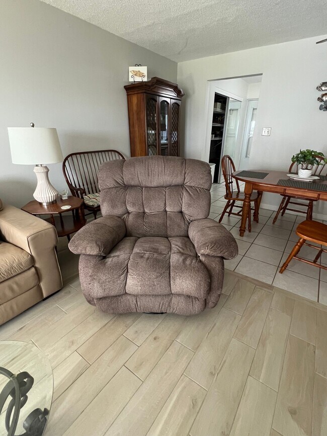 Foto del edificio - 190 E Olmstead Dr